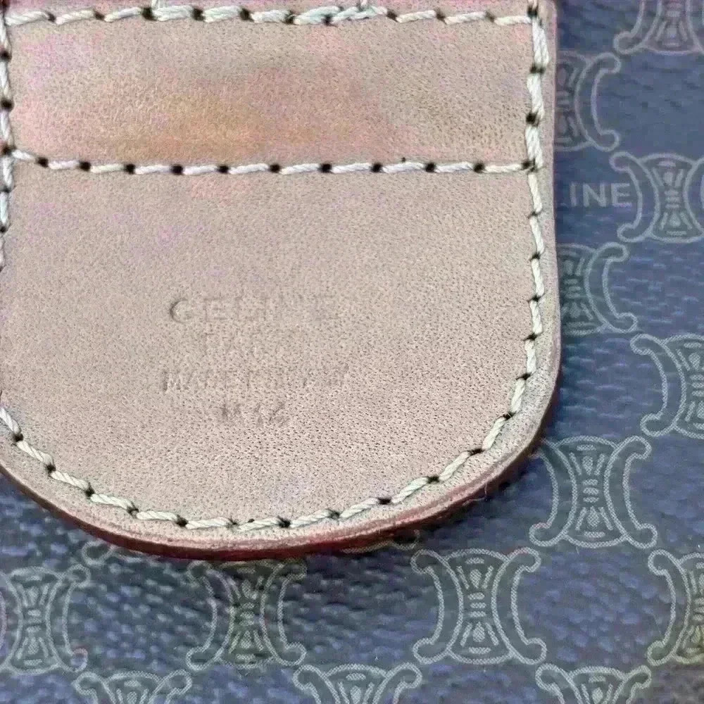 Celine Duffle- classic carryon W/added guitar strap strap-some wear but lovely - Picture 11 of 17